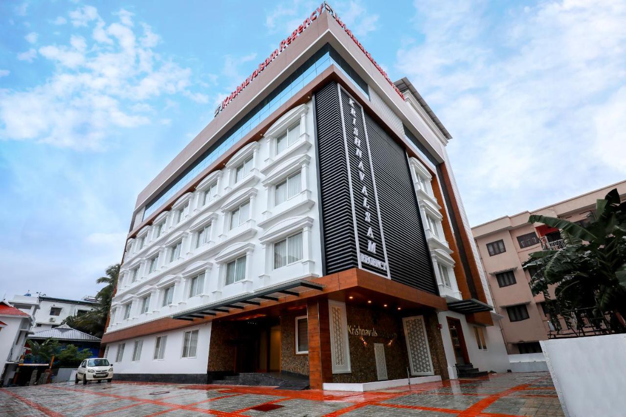 Hotel Krishnavalsam Regency Guruvāyūr Exterior foto